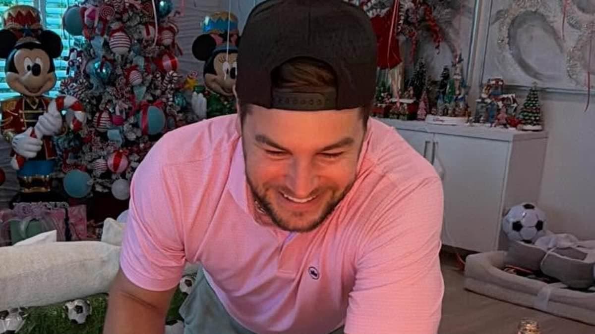 JoJo Siwa's Relationship Timeline Exposes Queer Exploitation